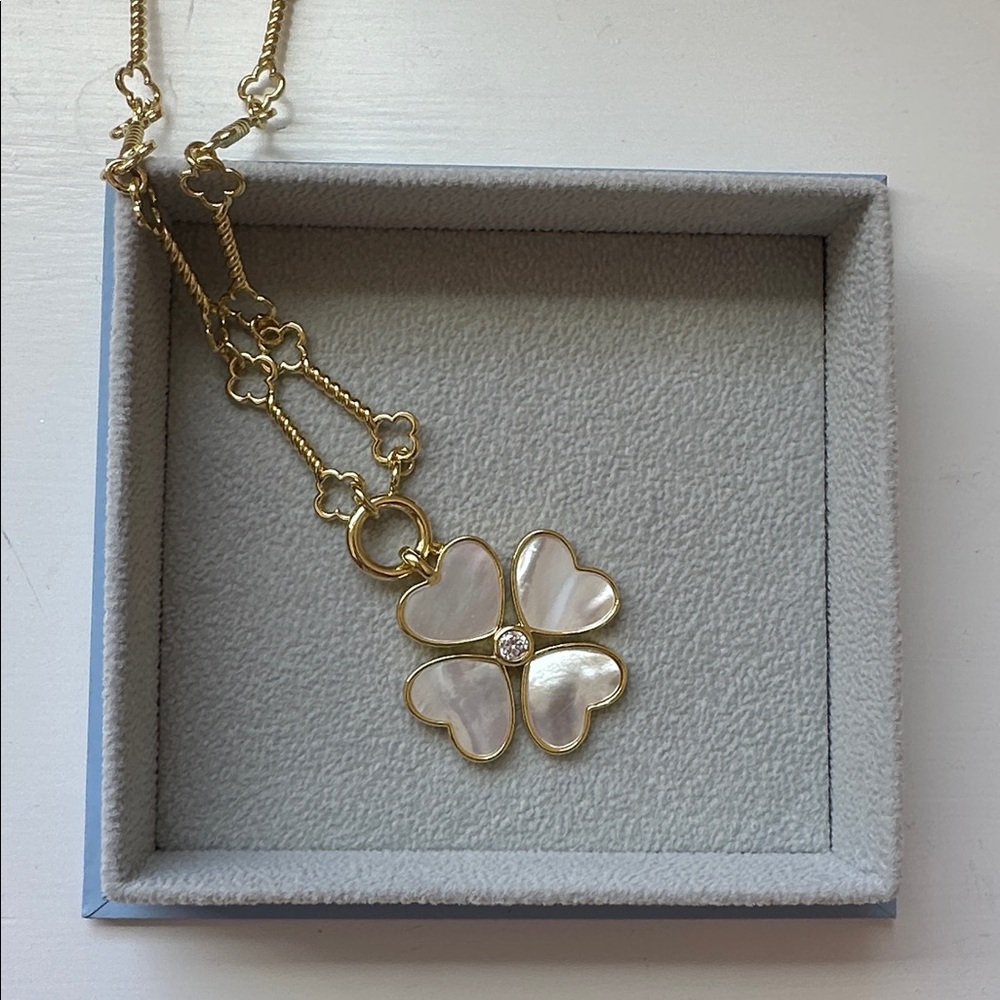 NEW ASHA Heart Clover Necklace - Picture 2 of 4
